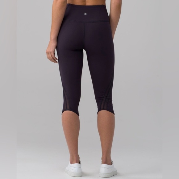 Lululemon Sun setter crop size 8 in boysenberry - Picture 12 of 12